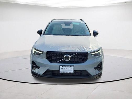 Gray Metallic 2026 Volvo XC40 B5 Ultra