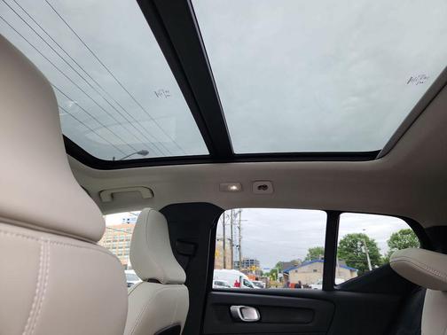 Crystal White 2026 Volvo XC40 B5 Plus