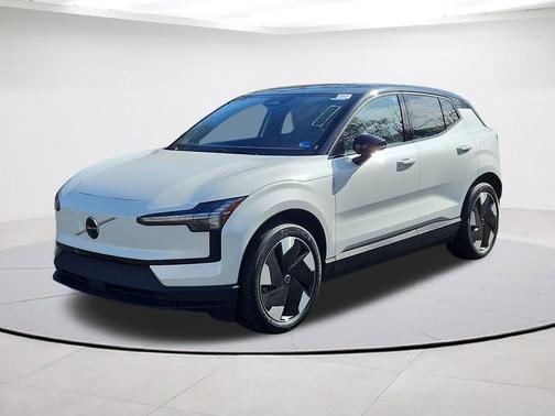 Crystal White 2026 Volvo EX30 SINGLE MOTOR PLUS