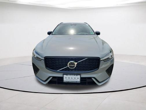 2024 Volvo XC60 B5 Plus Dark