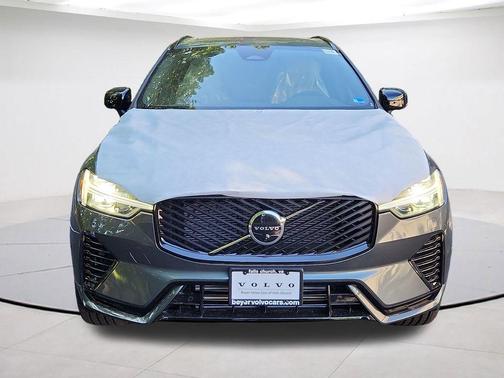 Forest Green 2026 Volvo XC60 Plug-In Hybrid T8 Plus