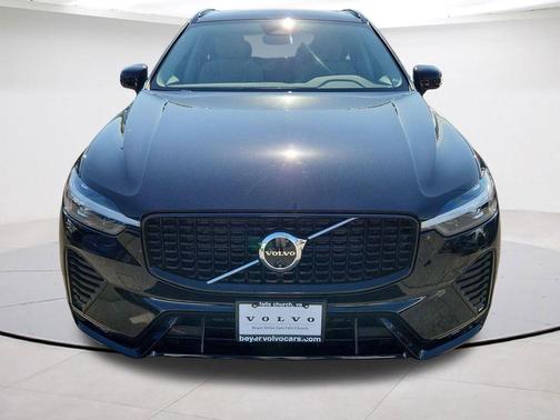 Onyx Black Metallic 2024 Volvo XC60 B5 Plus Dark Theme