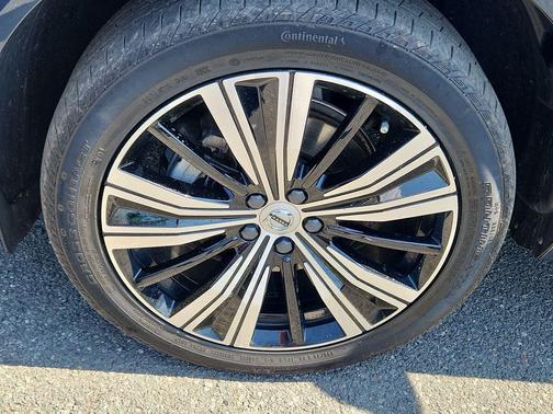 Denim Blue Metallic 2023 Volvo XC60 B5 Plus Bright Theme