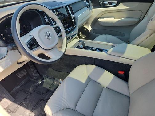 Denim Blue Metallic 2023 Volvo XC60 B5 Plus Bright Theme