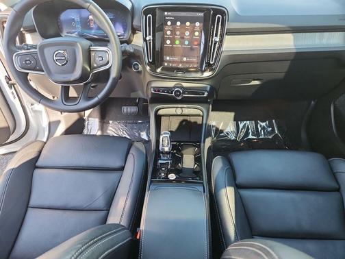 Cloud 9 White 2025 Volvo XC40 B5 Plus Bright Theme