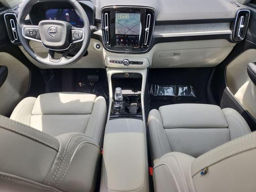 Cloud 9 White 2025 Volvo XC40 B5 Plus Bright Theme