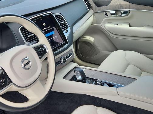 Denim Blue Metallic 2023 Volvo XC90 B6 Plus 6-Seater