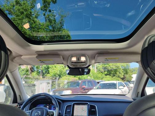 Crystal White 2023 Volvo XC90 Recharge Plug-In Hybrid T8 Plus Bright Theme 7 Passenger