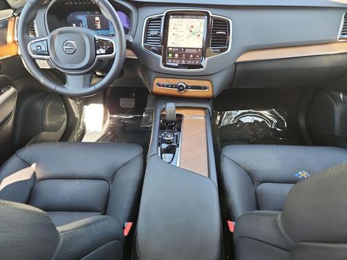 Crystal White 2023 Volvo XC90 Recharge Plug-In Hybrid T8 Plus Bright Theme 7 Passenger