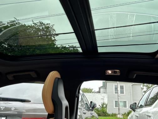 Bright Silver Metallic 2018 Volvo S90 T5 Momentum