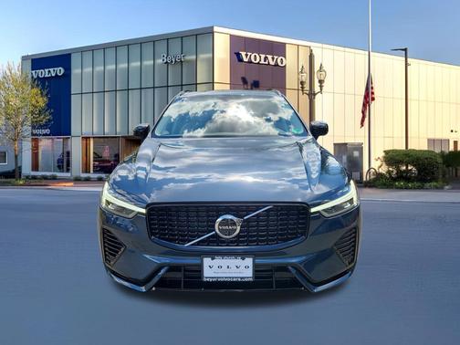 2025 Volvo XC60 Plug-In Hybrid T8 Ultra
