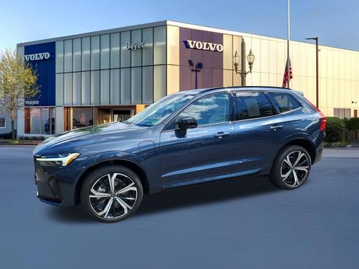 2025 Volvo XC60 Plug-In Hybrid T8 Ultra