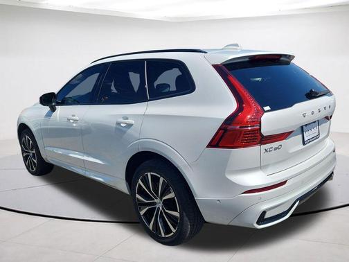 Crystal White Metallic 2024 Volvo XC60 B5 Plus Dark Theme