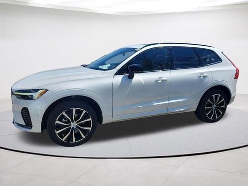 Crystal White Metallic 2024 Volvo XC60 B5 Plus Dark Theme