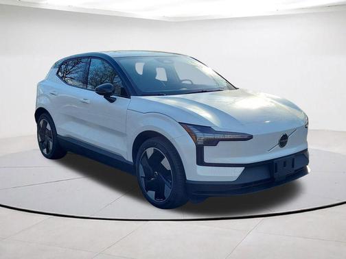 Crystal White 2025 Volvo EX30 Twin Motor Plus