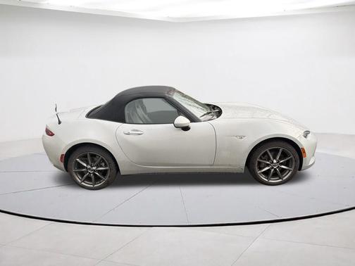 2016 Mazda MX-5 Miata Grand Touring