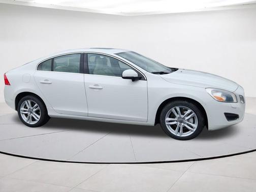 Ice White 2013 Volvo S60 T5