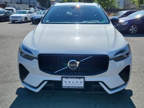 2025 Volvo XC60 B5 Core