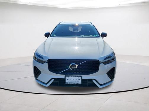 2025 Volvo XC60 B5 Core