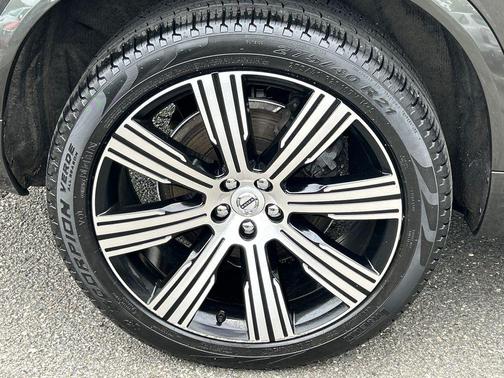 Gray Metallic 2021 Volvo XC90 T6 Inscription 7 Passenger