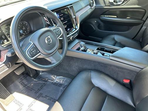Black 2022 Volvo S60