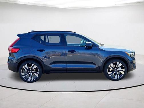 Denim Blue 2026 Volvo XC40 B5 Ultra