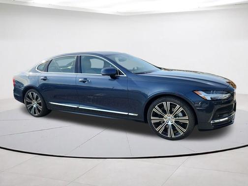 Denim Blue Metallic 2022 Volvo S90 B6 Inscription
