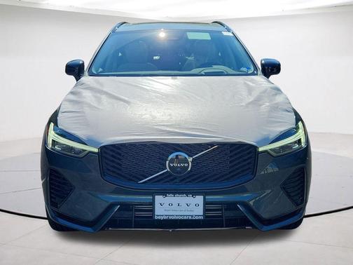 Forest Green 2026 Volvo XC60 Plug-In Hybrid T8 Ultra