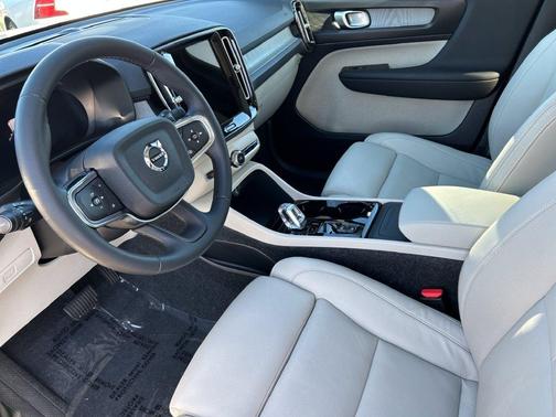 Crystal White 2026 Volvo XC40 B5 Plus