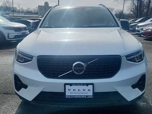 2025 Volvo XC40 Plus