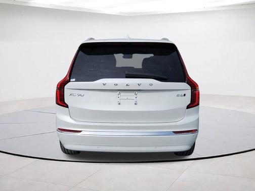 2026 Volvo XC90 B6 Core