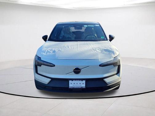 Crystal White 2026 Volvo EX30 Twin Motor Plus