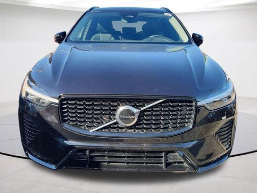 Onyx Black Metallic 2025 Volvo XC60 B5 Core
