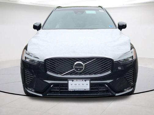 Onyx Black Metallic 2026 Volvo XC60 B5 Plus