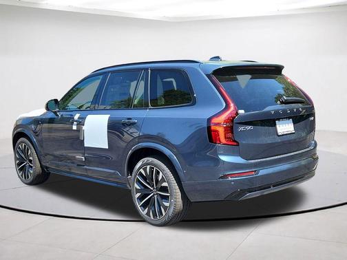 Denim Blue Metallic 2026 Volvo XC90 Plug-In Hybrid T8 Ultra Dark Theme 7-Seater