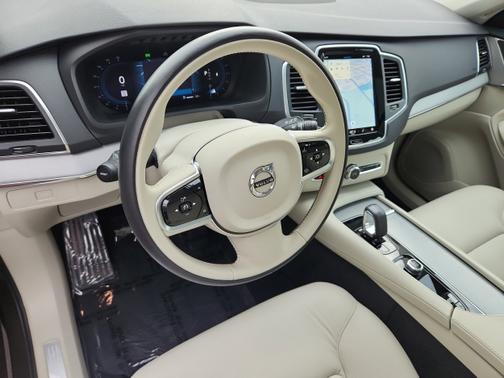 2024 Volvo XC90 B5 Core Bright