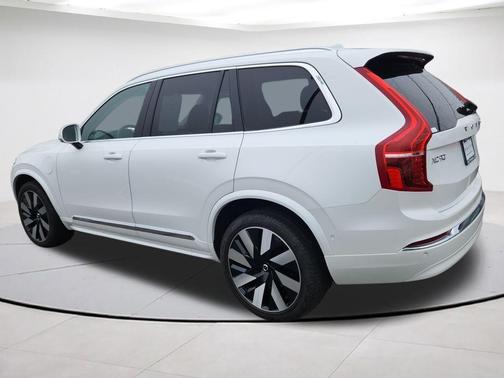 Crystal White Metallic 2024 Volvo XC90 Recharge Plug-In Hybrid T8 Plus Bright Theme 7 Passenger