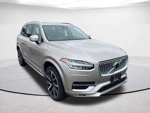 Bright 2023 Volvo XC90 B6 Plus 6-Seater