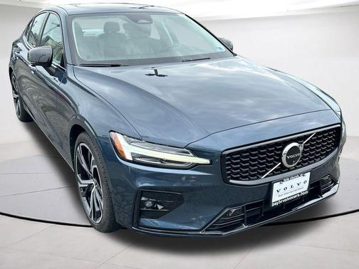 Denim Blue 2024 Volvo S60 B5 Plus Dark Theme