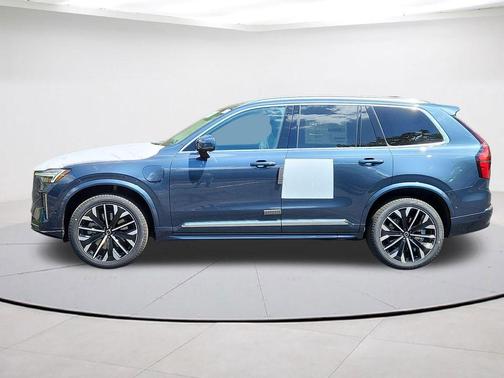 Denim Blue Metallic 2026 Volvo XC90 Plug-In Hybrid T8 Plus 7-Seater