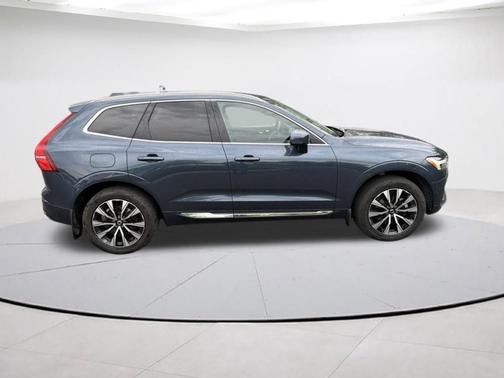 Denim Blue Metallic 2023 Volvo XC60 B5 Plus Bright Theme