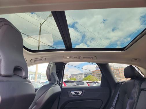 Denim Blue Metallic 2023 Volvo XC60 B5 Plus Bright Theme