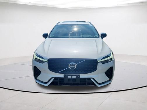 2025 Volvo XC60 B5 Core
