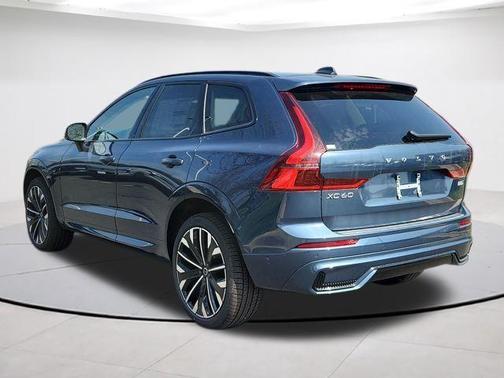Denim Blue Metallic 2026 Volvo XC60 B5 Ultra
