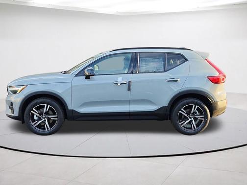 Gray Metallic 2026 Volvo XC40 B5 Core