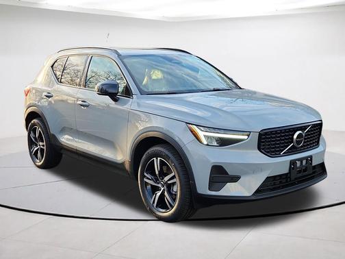 Gray Metallic 2026 Volvo XC40 B5 Core