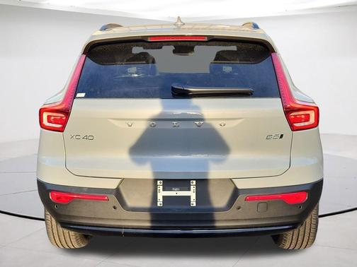 Gray Metallic 2026 Volvo XC40 B5 Core