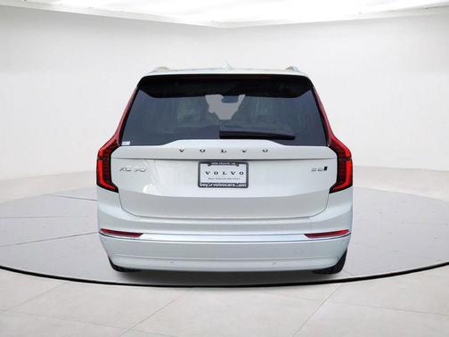 Crystal White Pearl 2026 Volvo XC90 B6 Ultra 6-Seater