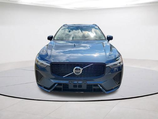 2023 Volvo XC60 B5 AWD Plus Dark