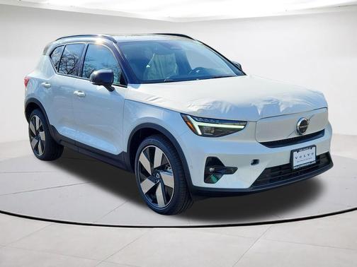 Crystal White Pearl 2026 Volvo EX40 Single Motor Extended Range Plus